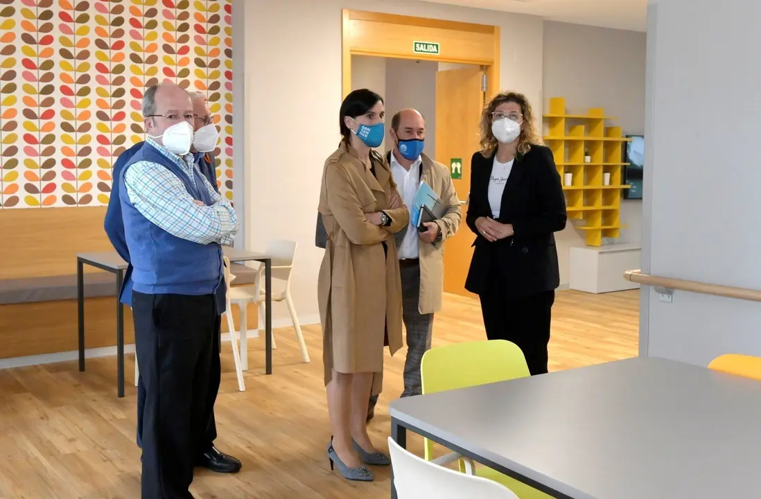 Visita de la alcaldesa a la residencia La Caridad