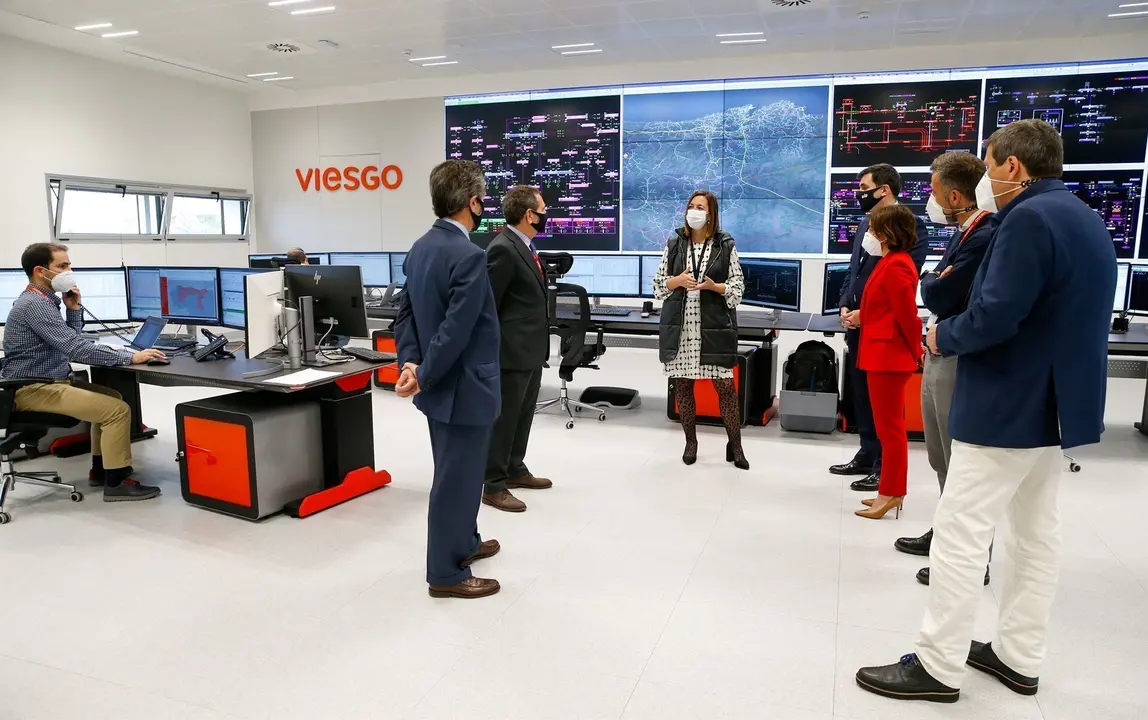 La consejera de Econom&iacute;a, Mar&iacute;a S&aacute;nchez, en su visita a Viesgo