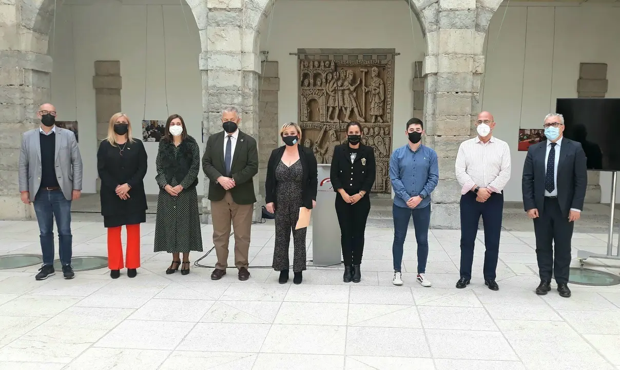 Acto con motivo del D&iacute;a Internacional contra el Acoso Escolar celebrado en el patio del Parlamento de Cantabria