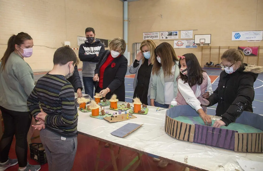 Visita al pabell&oacute;n Pedro Velarde.- Archivo