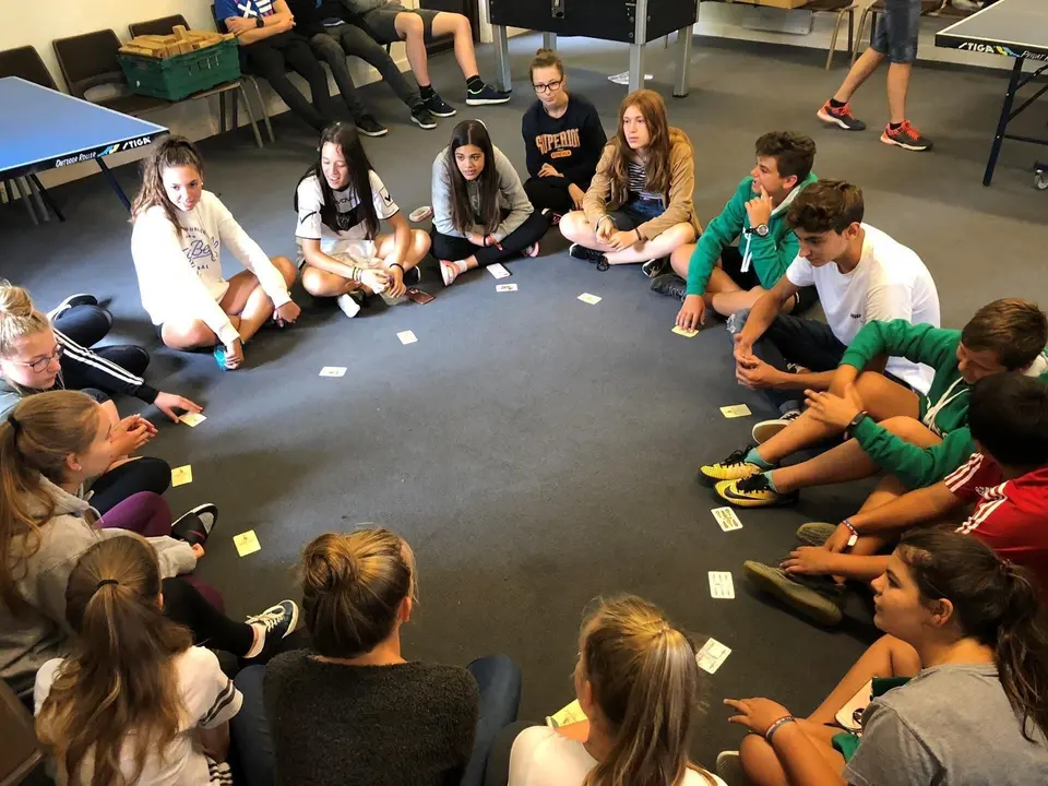 Archivo - J&oacute;venes de Polanco en campamento