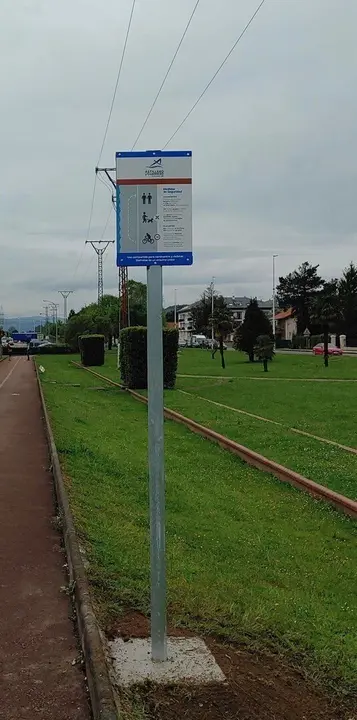 Se&ntilde;al de senda verde.