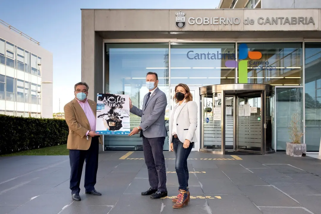 El consejero de Desarrollo Rural, Ganader&iacute;a, Pesca, Alimentaci&oacute;n y Medio Ambiente, Guillermo Blanco, recibe al alcalde de Noja, Miguel &Aacute;ngel Ruiz, con motivo de la feria agroalimentaria 'Noja en su tinta'