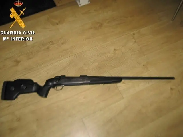 Arma incautada en la operaci&oacute;n.