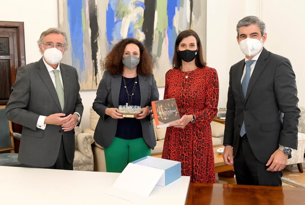 Reuni&oacute;n de la alcaldesa Gema Igual con representantes de Axa e Igualatorio