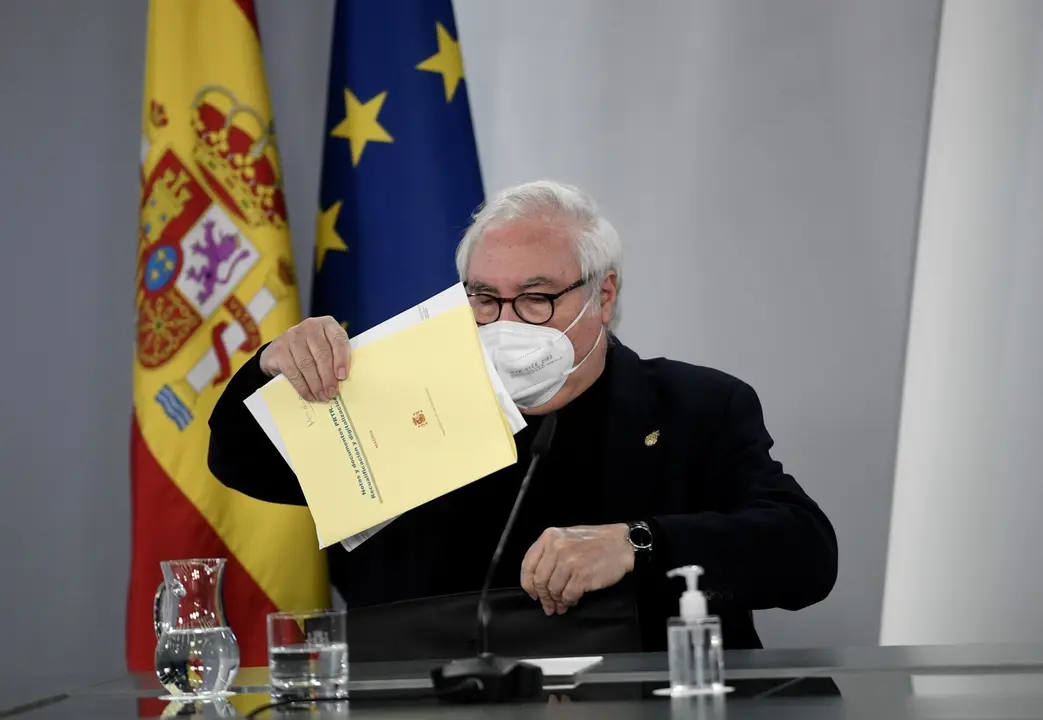 El ministro de Universidades, Manuel Castells, en la rueda de prensa de este mi&eacute;rcoles en el Palacio de la Moncloa