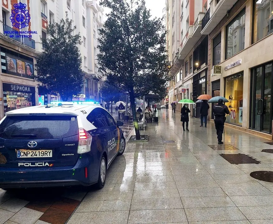 Coches de la Polic&iacute;a Nacional en Santander