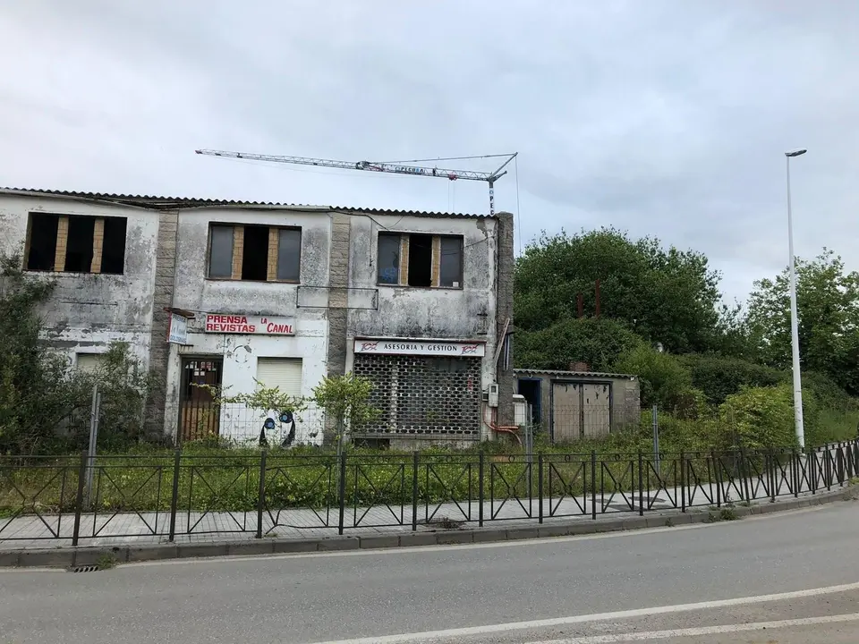 Solar abandonado en Soto de la Marina