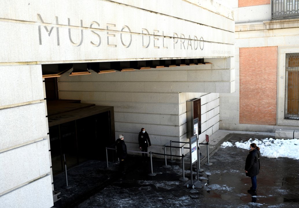 Archivo - Entrada del Museo Nacional del Prado