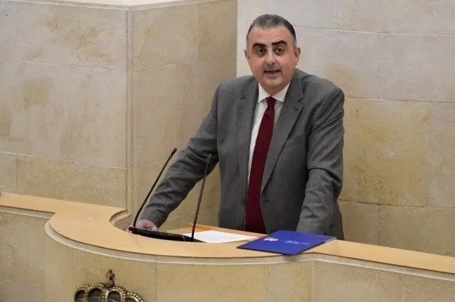 El diputado regional de los 'populares', Roberto Media, en el Parlamento.- Archivo