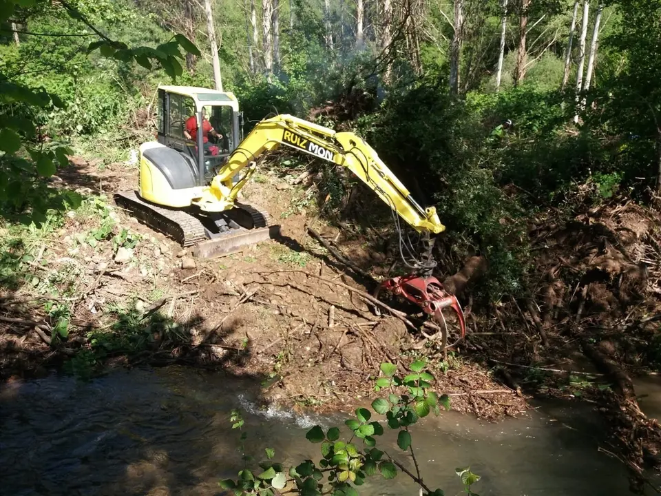 La CHC realiza trabajos en conservaci&oacute;n en La Fuentona de Ruente