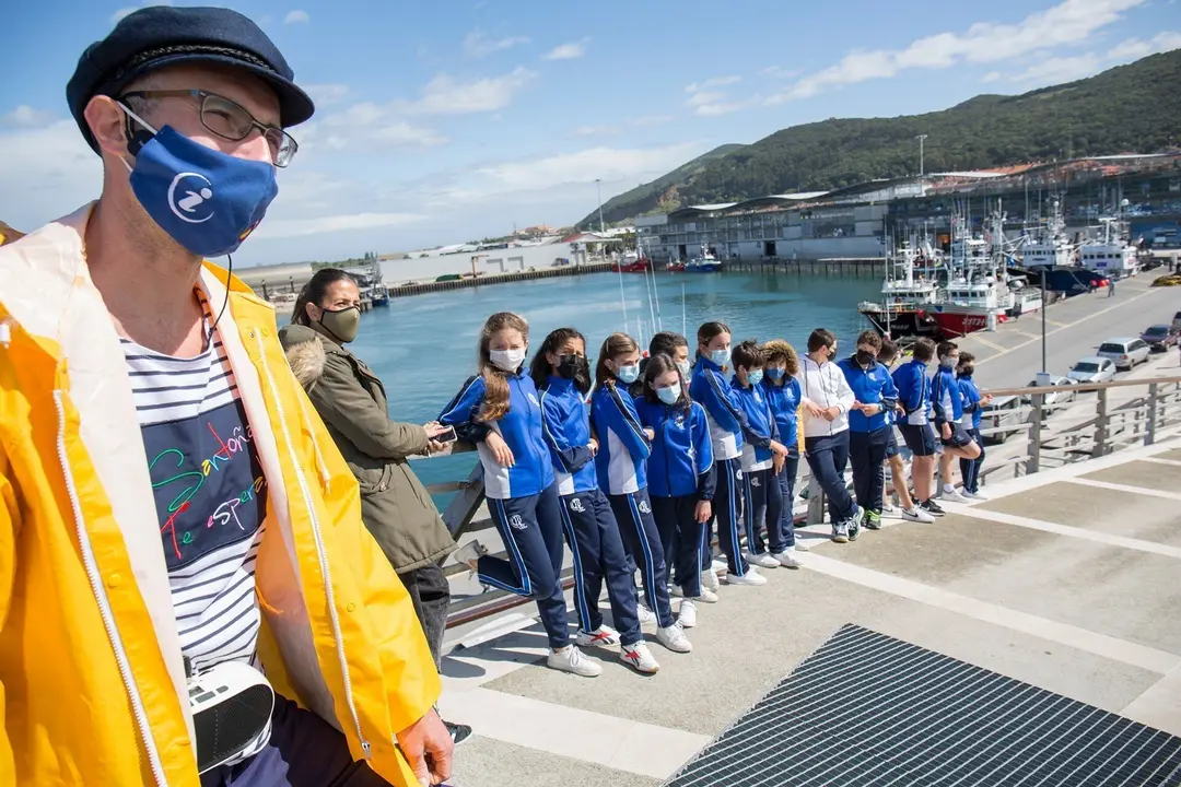 Archivo - Escolares de Santo&ntilde;a en la I Feria de Artes Fijas