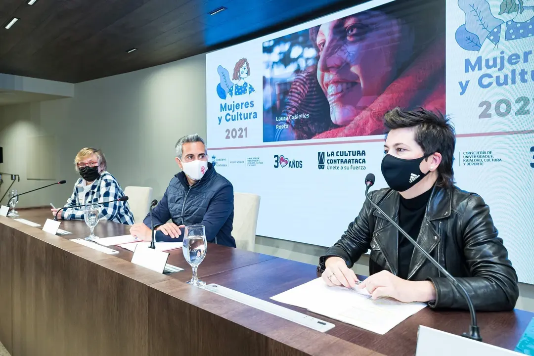 El vicepresidente y consejero de Universidades, Igualdad, Cultura y Deporte, Pablo Zuloaga, presenta en rueda de prensa la tercera edici&oacute;n del programa &lsquo;Mujeres y cultura&rsquo;.