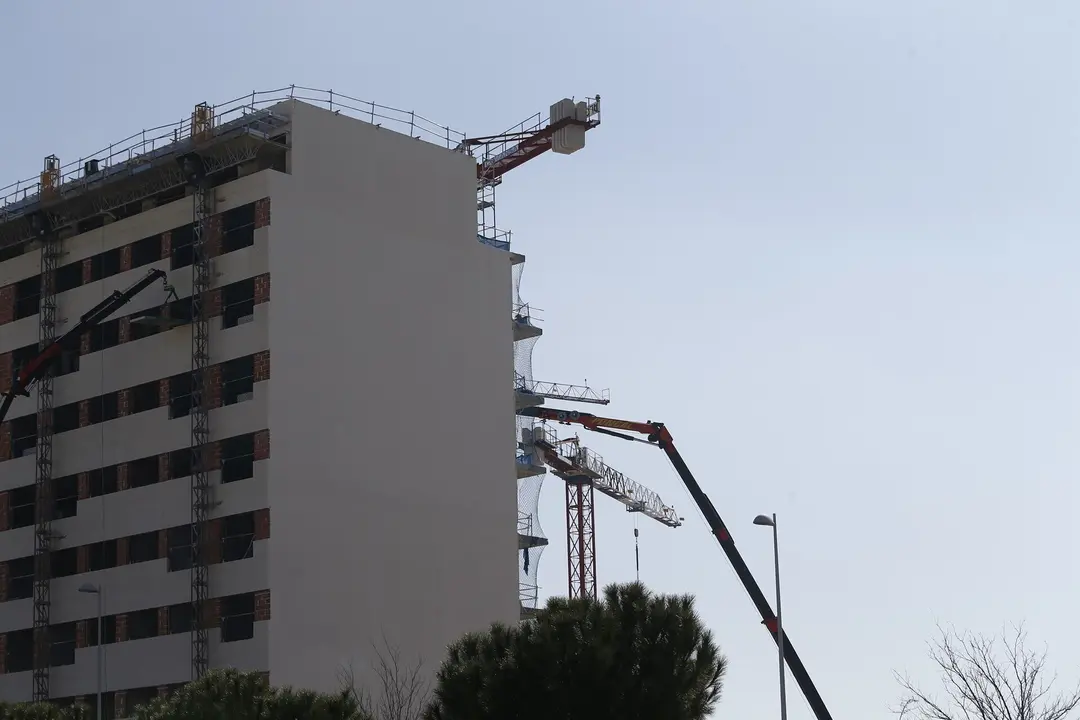 Archivo - Piso, pisos, vivienda, viviendas, casa, casas, alquiler, compra, hipoteca, hipotecas, euribor, construcci&oacute;n, gr&uacute;a, gr&uacute;as