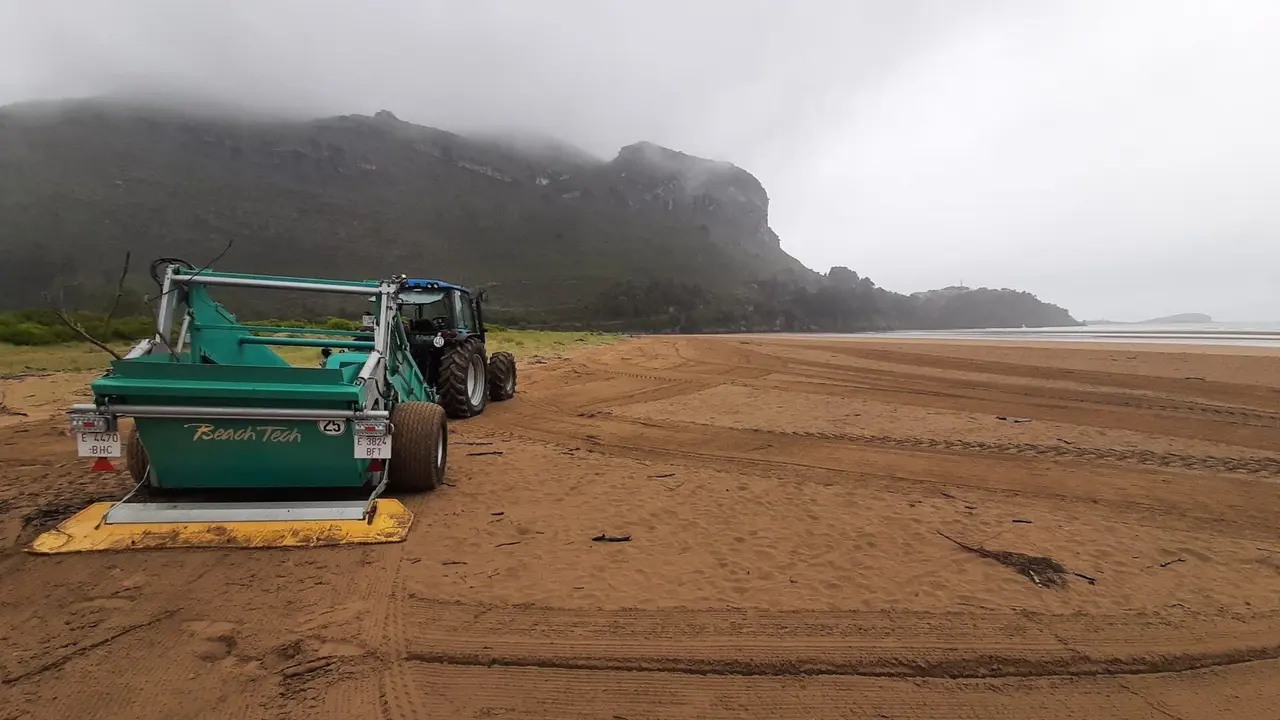 Limpieza de la playa de Ori&ntilde;&oacute;n