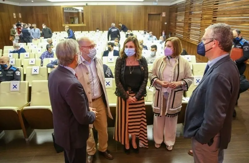 La consejera de Presidencia, Paula Fern&aacute;ndez, en la inauguraci&oacute;n del curso de formaci&oacute;n de polic&iacute;as locales