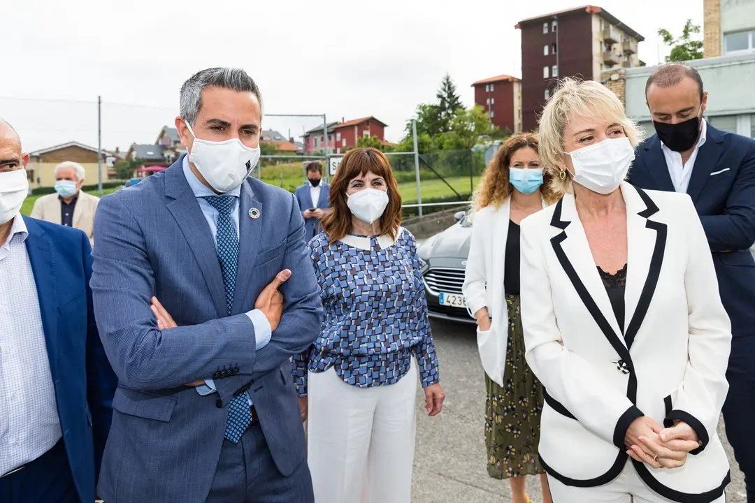 El vicepresidente de Cantabria, Pablo Zuloaga; la secretaria de Estado de Digitalizaci&oacute;n e Inteligencia Artificial, Carme Artigas, y la consejera Empleo y Pol&iacute;tica Social, Ana Bel&eacute;n &Aacute;lvarez, visitan Amica