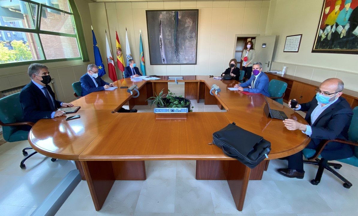 Comisión de seguimiento del contrato programa entre el Gobierno de Cantabria y la UC