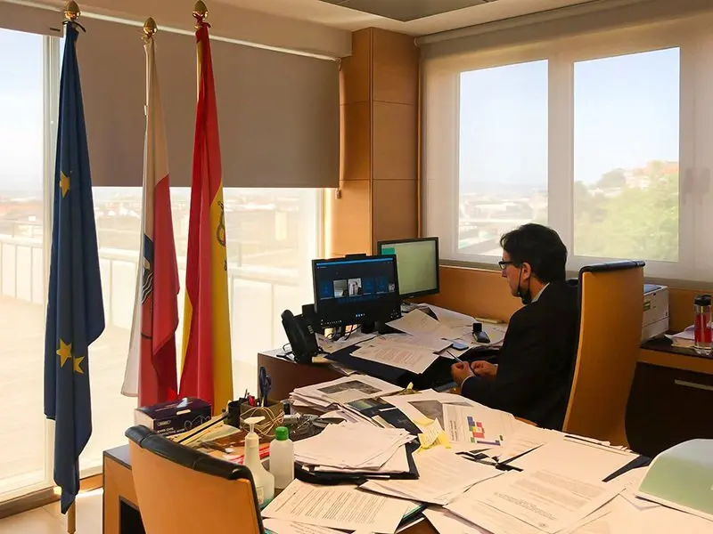 El consejero de Obras P&uacute;blicas, Jos&eacute; Luis Gochicoa, durante la sesi&oacute;n de la CROTU del mes de mayo. FOTO: Gobierno de Cantabria