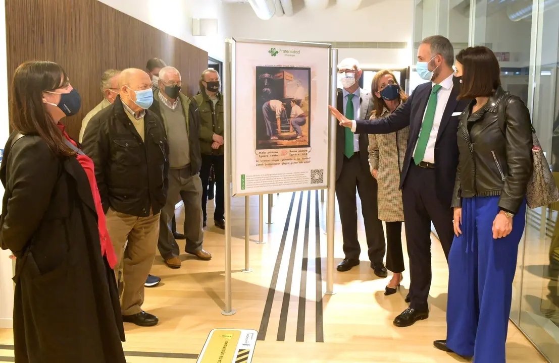 Inauguraci&oacute;n de la muestra 'Carteles de prevenci&oacute;n del siglo XX' en Tabacalera