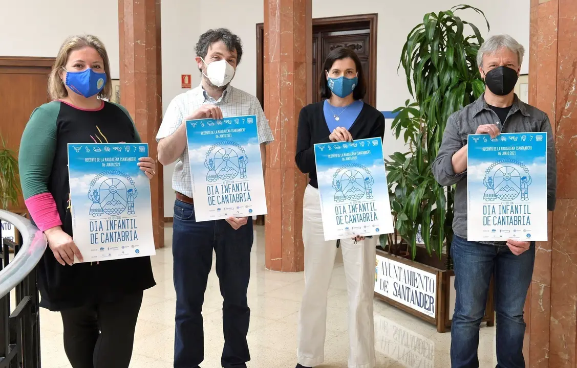 La alcaldesa y los miembros de Adif