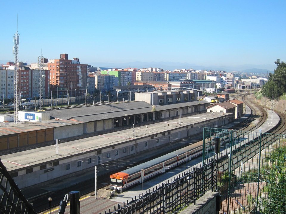 Archivo - Estación de tren de Santander
