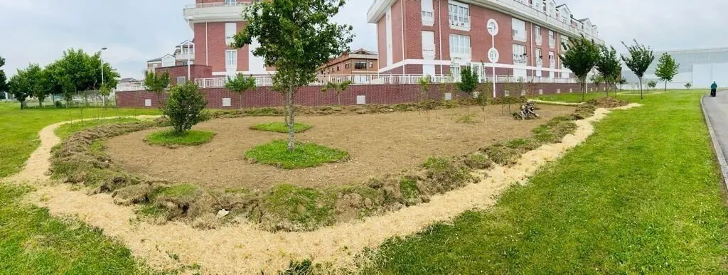 Paseo mar&iacute;timo de Colindres