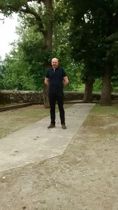 El concejal de IU Juan Vidal Barqu&iacute;n L&oacute;pez en la bolera de San Antonio.