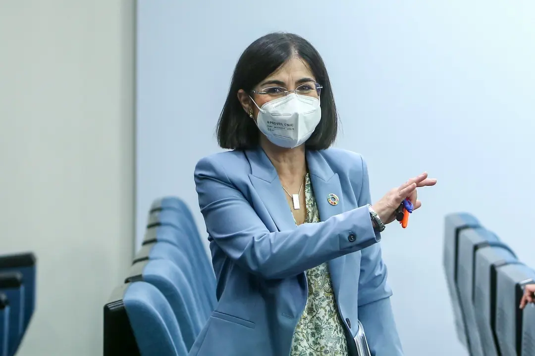 La ministra de Sanidad, Carolina Darias, a su salida de una rueda de prensa posterior a la reuni&oacute;n del Consejo Interterritorial del Sistema Nacional de Salud, a 26 de mayo de 2021, en Madrid (Espa&ntilde;a). El Ministerio de Sanidad y las comunidades aut&oacute;nomas d