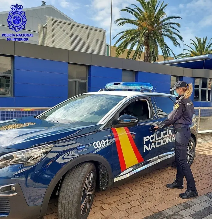 Coche de la Polic&iacute;a Nacional