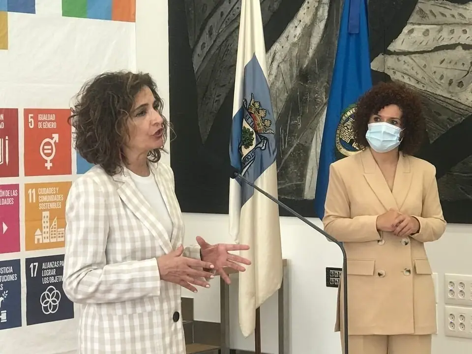 La ministra de Hacienda y portavoz del Gobierno, Mar&iacute;a Jes&uacute;s Montero, en la Diputaci&oacute;n de Huelva.