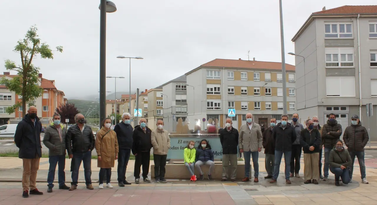 Monolito instalado en Reinosa en homenaje a los Hermanos Menesianos