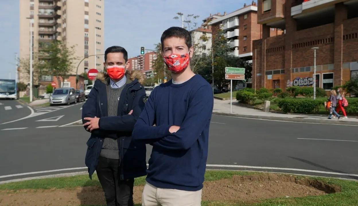 El secretario general de juventudes socialistas, Yago Nan y del secretario de pol&iacute;tica institucional, Javier Fern&aacute;ndez
