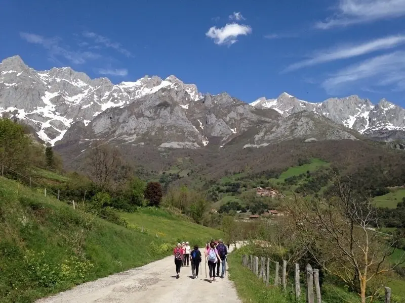 Peregrinos en el Camino Lebaniego