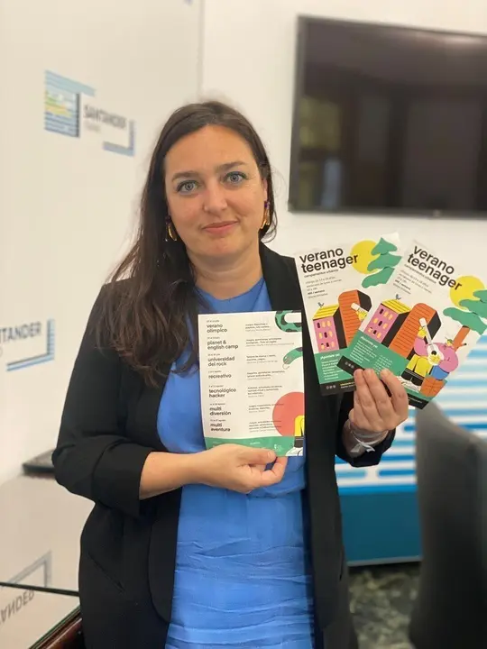 La concejala Noem&iacute; M&eacute;ndez presenta 'Verano teenager'.