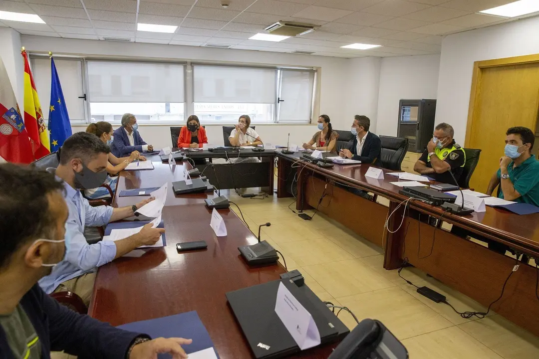 Archivo - La consejera de Presidencia, Interior, Justicia y Acci&oacute;n Exterior, Paula Fern&aacute;ndez, preside la Junta de Coordinaci&oacute;n de Polic&iacute;as Locales.