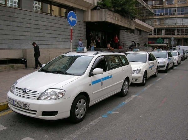 Archivo - Taxis De Santander 