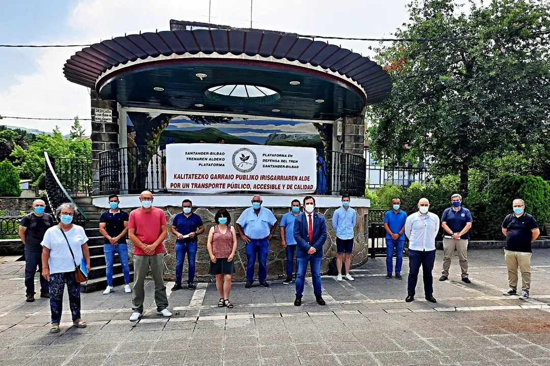 Reuni&oacute;n municipios en defensa del tren Santander-Bilbao