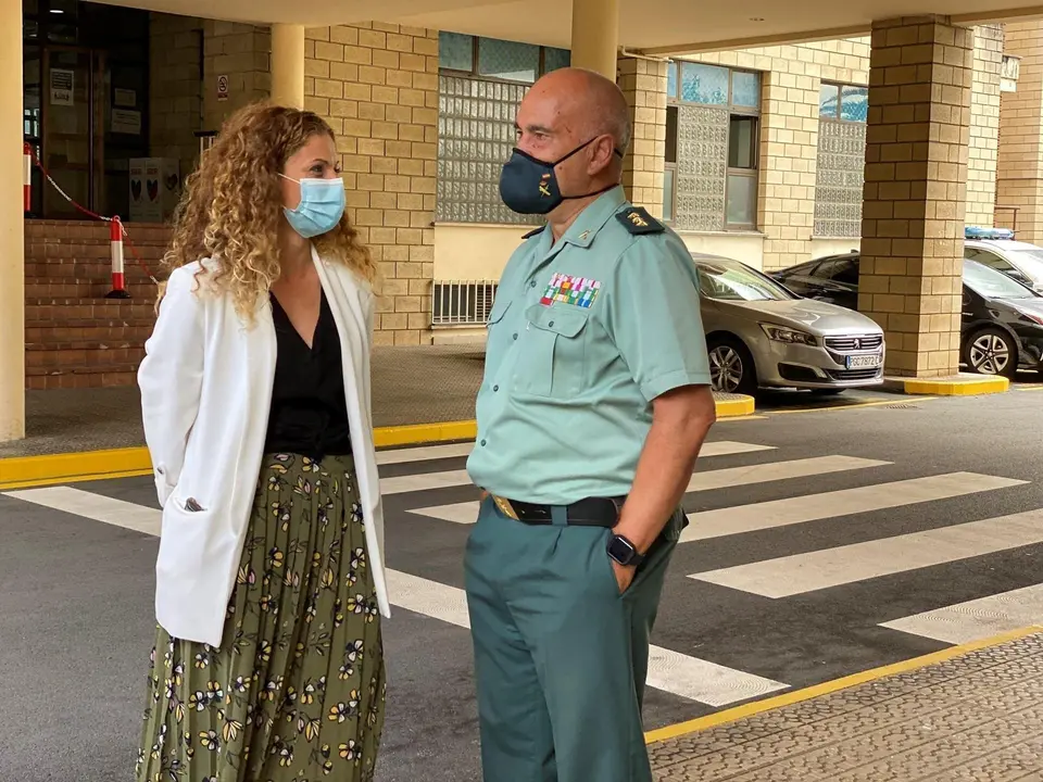 Delegada del Gobierno en Cantabria con coronel jefe de la Guardia Civil