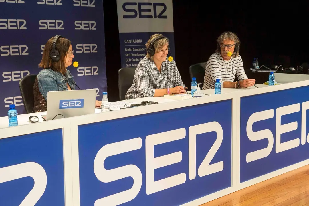 El programa 'Hoy por hoy' de la Ser en su emisi&oacute;n desde Camargo.