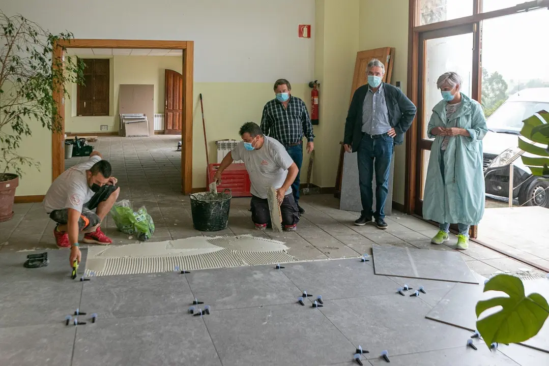 Trabajos de reforma de las antiguas escuelas de Rumoroso