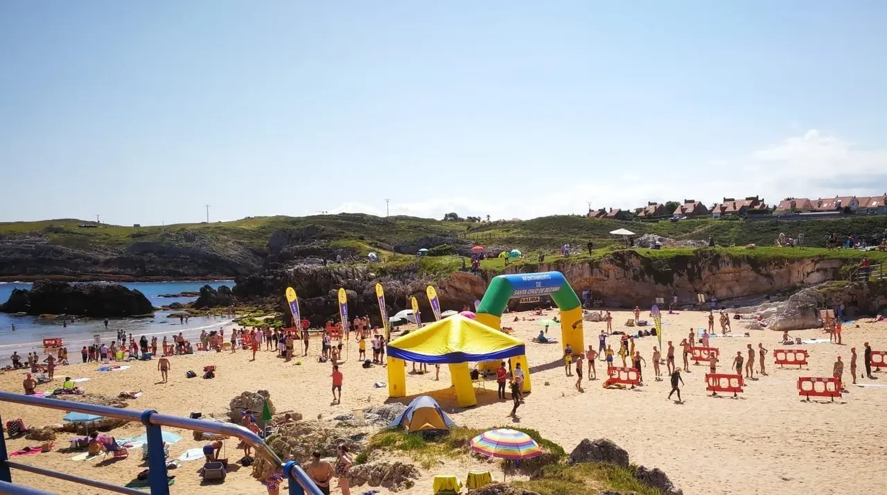 Traves&iacute;a a nado 2020.