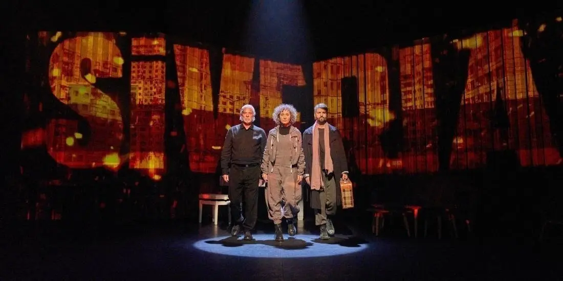 Actores de la obra 'Siveria'. De izda a derecha: Adolfo Fern&aacute;ndez, Sonia Almarcha y Marc Parejo