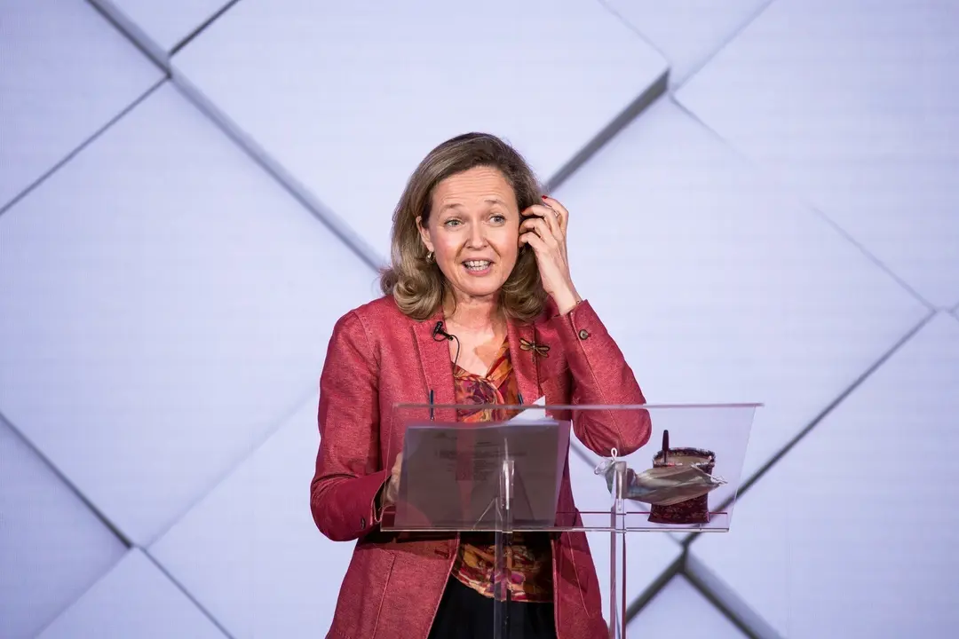 La vicepresidenta segunda del Gobierno, Nadia Calvi&ntilde;o