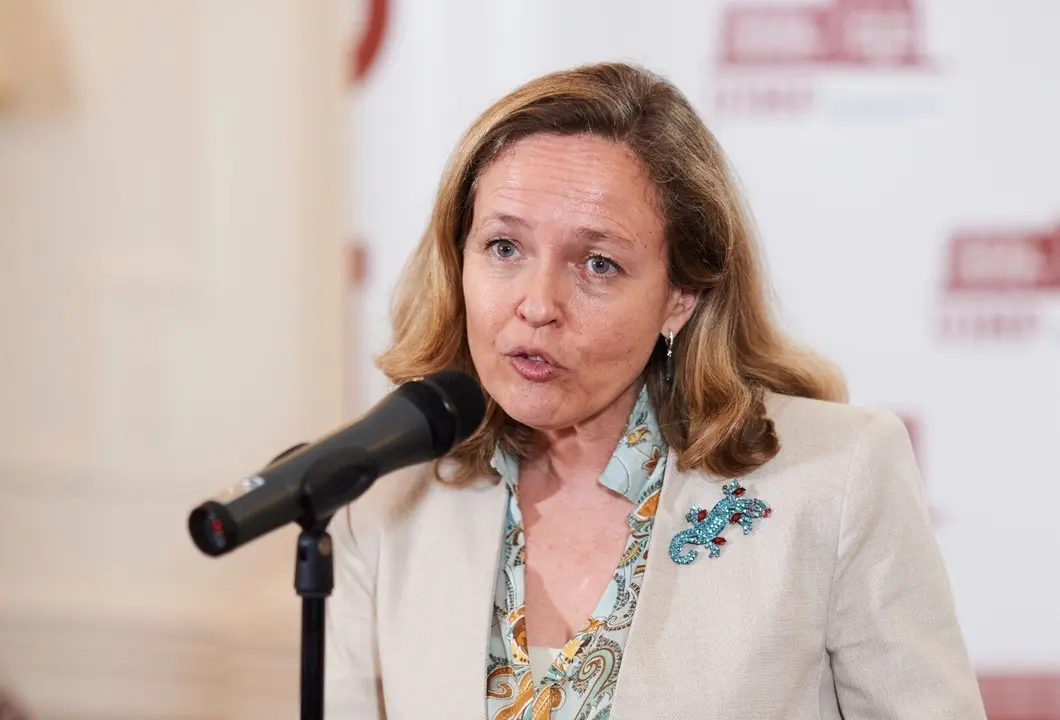 La vicepresidenta segunday ministra de Asuntos Eon&oacute;micos, Nadia Calvi&ntilde;o, en la UIMP