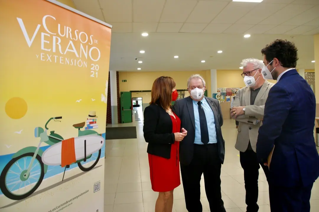 La consejera de Empleo y POl&iacute;ticas Spioaesl, Ana Bel&eacute;n &Aacute;lvarez, inaugura el curso de la UC