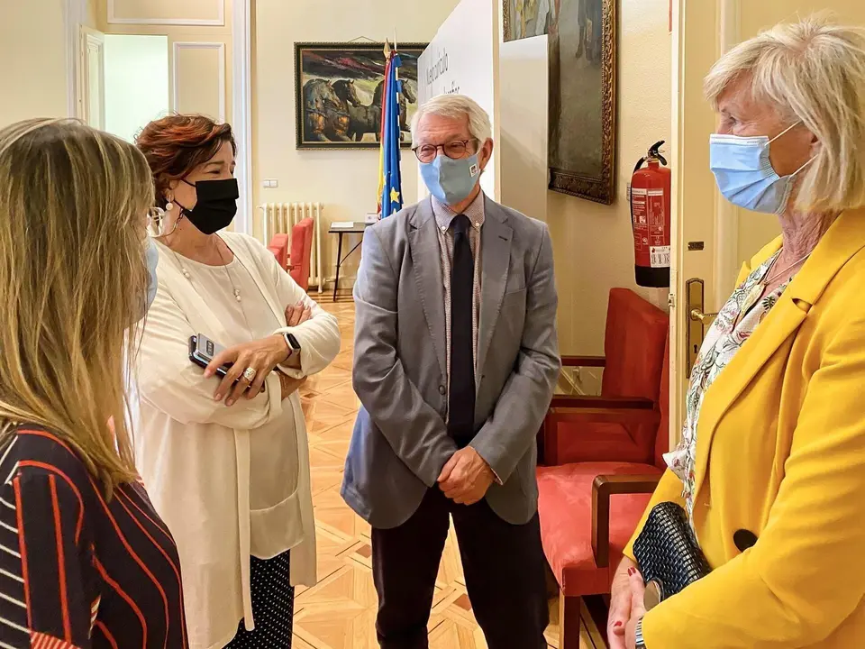 La Consejera De Educaci&oacute;n Y Formaci&oacute;n Profesional, Marina Lomb&oacute;,  Junto Al Secretario De Estado, Alejandro Tiana Y La Directora De General De Evaluaci&oacute;n Y Cooperaci&oacute;n Territorial Del Ministerio, Dolores L&oacute;pez Sanz