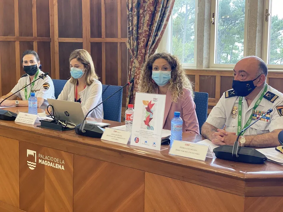 La delegada del Gobierno, Ainoa Qui&ntilde;ones, inaugura un curso de la Polic&iacute;a Cient&iacute;fica en la UIMP