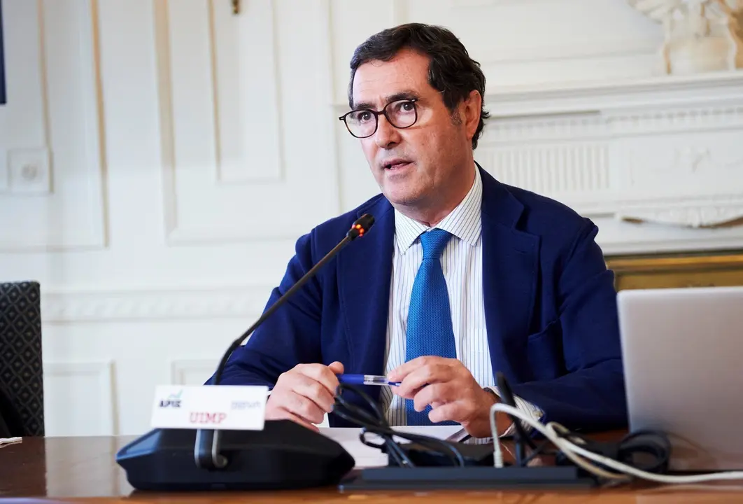 El presidente de la CEOE, Antonio Garamendi, participa en la inauguraci&oacute;n de la UIMP el XXXVIII Seminario de la APIE 'La econom&iacute;a de la pandemia', en el Palacio de la Magdalena, a 21 de junio de 2021, en Santander, Cantabria