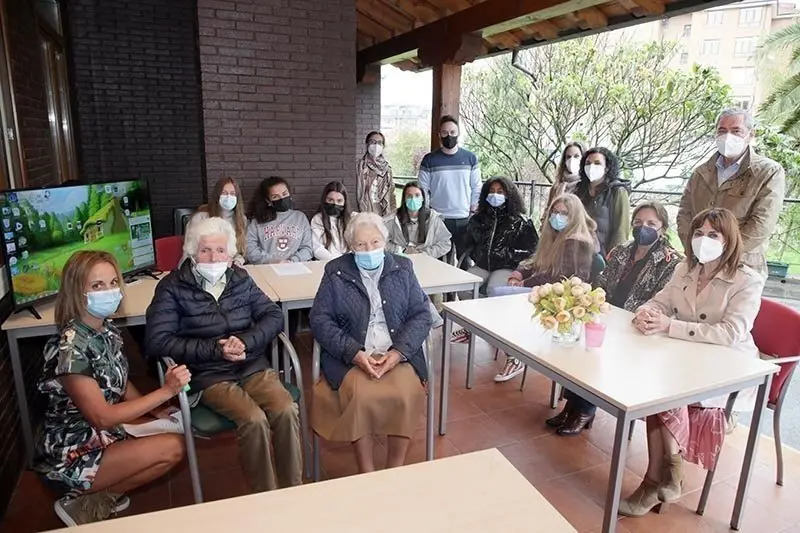 12:00 horas. Centro Socio-Sanitario de Atenci&oacute;n a la Dependencia La Ontan&iacute;a de Suances, C/ La Tabierna, 8
La consejera de Empleo y Pol&iacute;ticas Sociales, Ana Bel&eacute;n &Aacute;lvarez, asiste a la presentaci&oacute;n del proyecto intergeneracional que desarrolla el centro en colaboraci&oacute;n con el IES R&iacute;a San Mart&iacute;n y el CEIP Portus Blendium del mismo municipio.
nr
22 jun 21